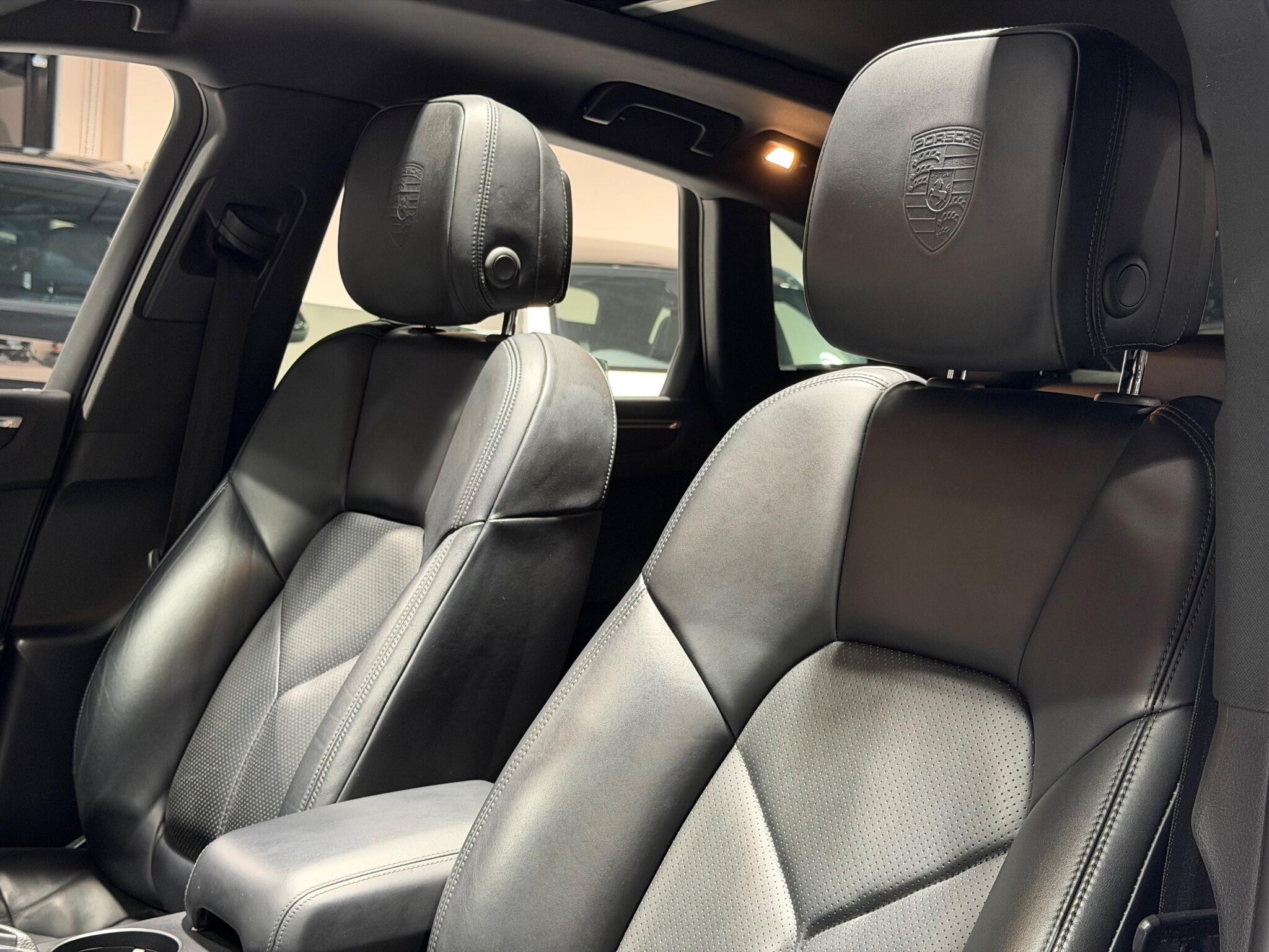 Porsche Macan 2.0T SUV 5dr Petrol PDK 4WD Euro 6 (s/s) (252 ps)